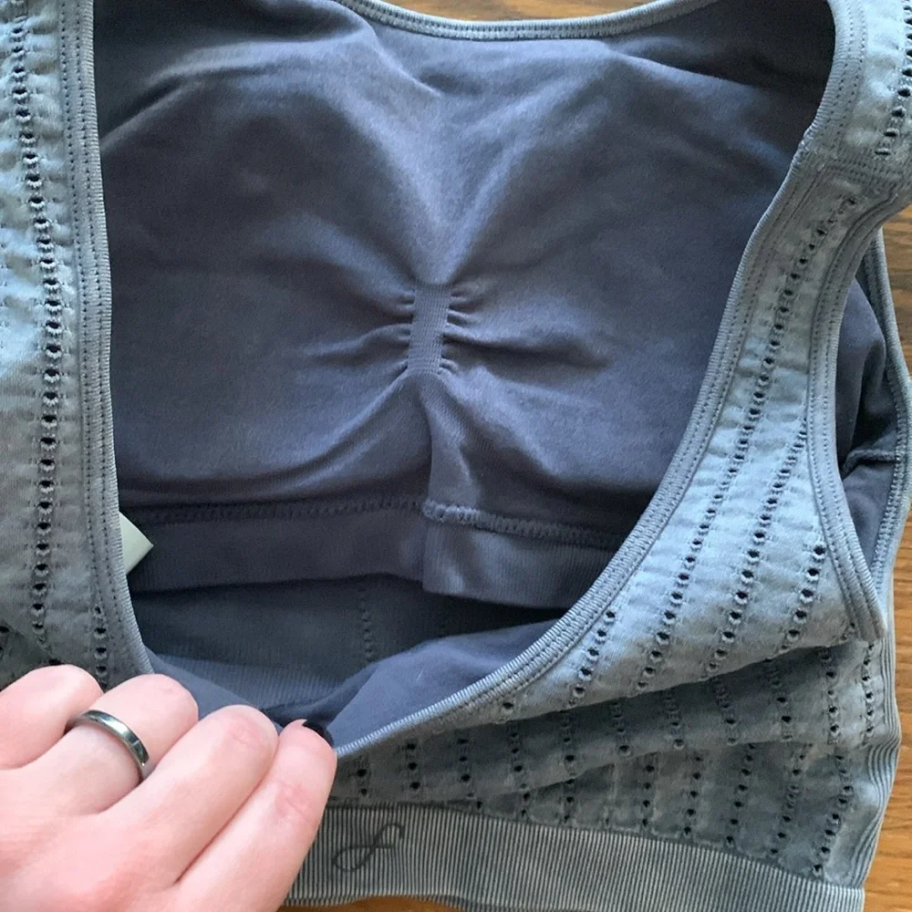 Freely Women’s Rose Seemless Low Support Sports Bra - Picture 6 of 8